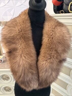 Real Fox fur clip on collar